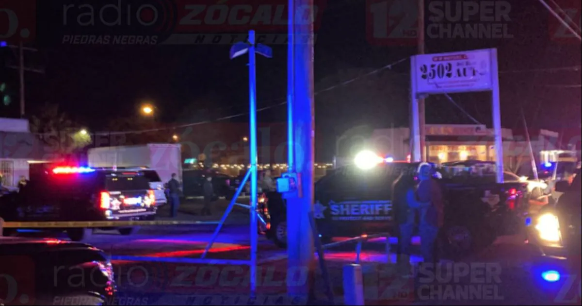 El jefe de los detectives, Efraín Valdez, informó que el arma calibre 9 milímetros que estaba cerca del cuerpo fue enviada a analizar