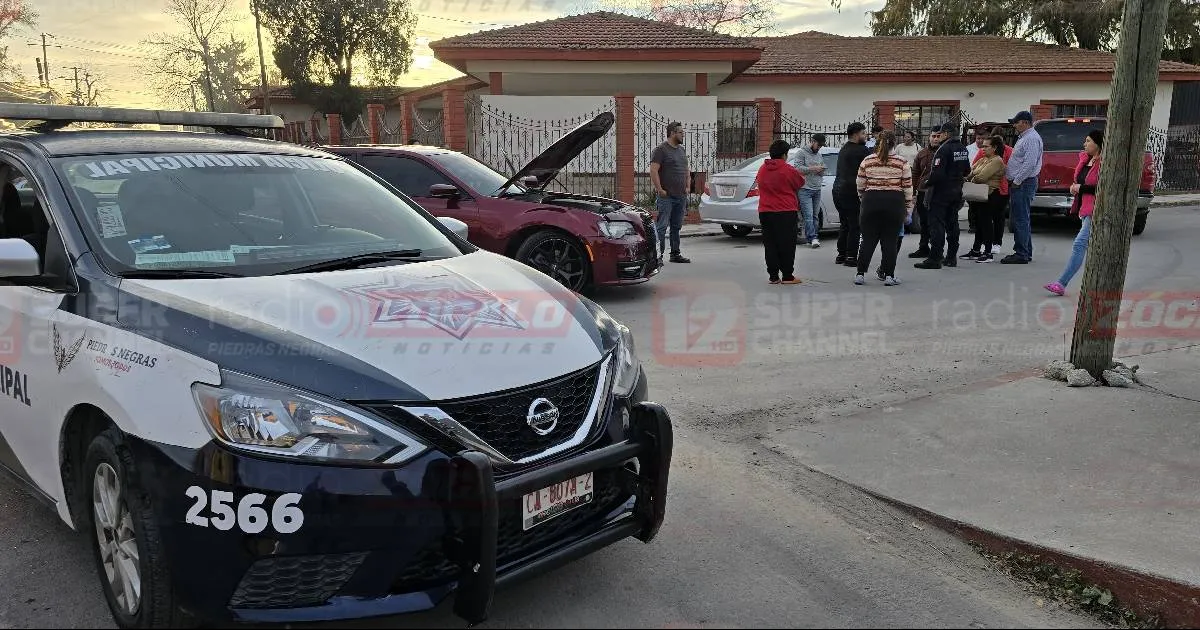 No se reportaron personas lesionadas, solo daños materiales en los vehículos.