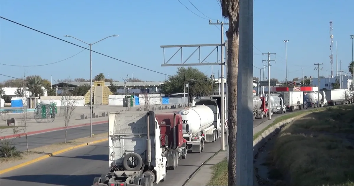 Largas filas en los puentes son por revisiones minuciosas de la Guardia Nacional