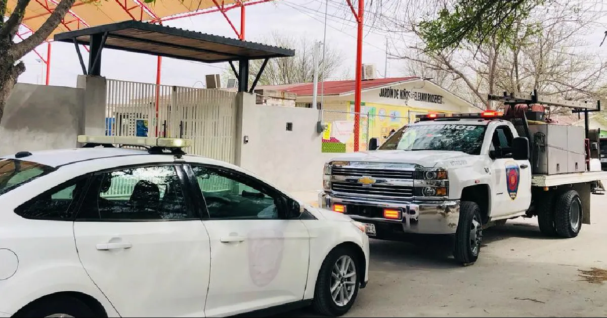 El olor llegó hasta las áreas del jardín de niños Ana Eleonor Roosevelt, ubicado sobre la calle Aliso