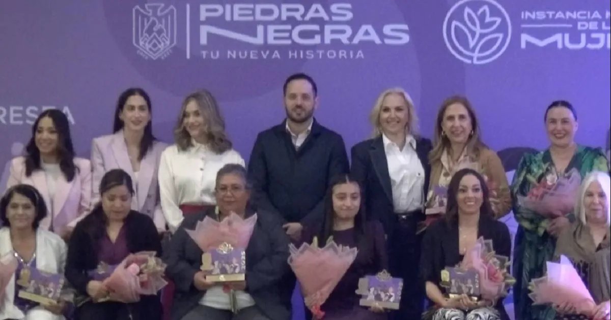 El alcalde Jacobo Rodríguez reconoció el esfuerzo y la dedicación de cada una de las homenajeadas