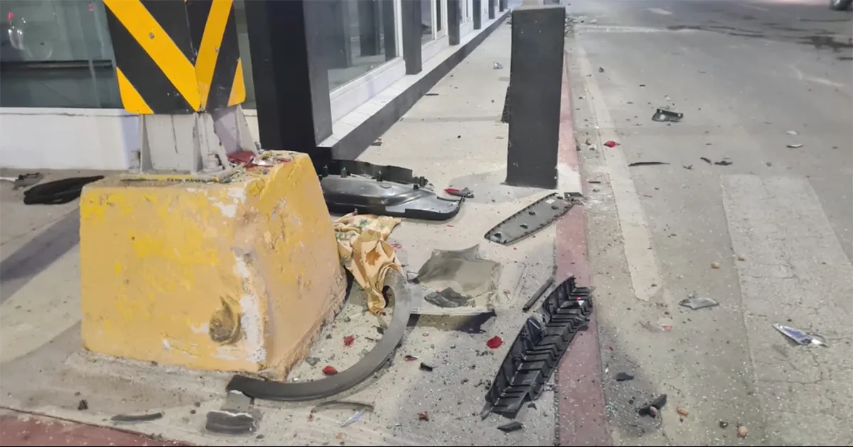 Jacobo Rodríguez añadió que se interpondrá la denuncia correspondiente contra el conductor que huyó, para que sea detenido y responda por estos daños.