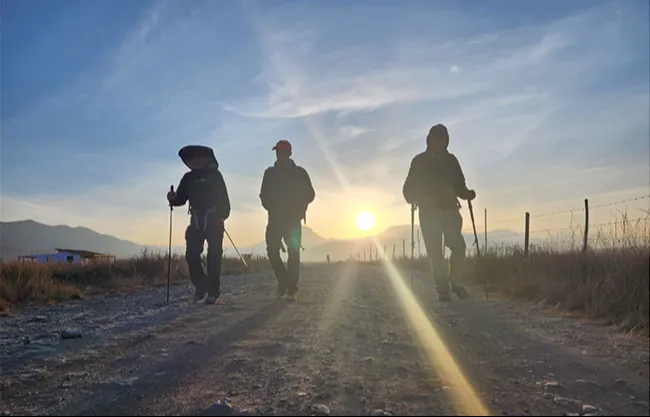En dÃ­as pasados un grupo de senderistas trazÃ³ una ruta inÃ©dita "Camino de Santiago a Santiago", llena de historia y entusiasmo de sus participantes