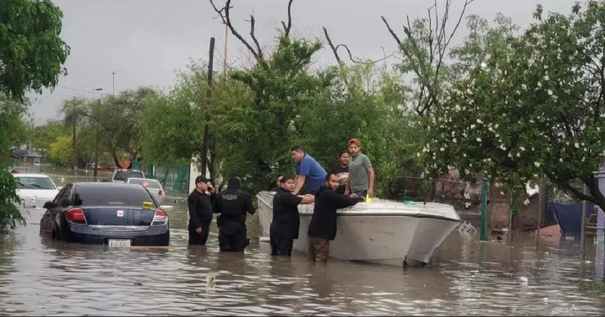 Ante la magnitud del temporal, el Gobierno de México activó el Plan DN-III, un protocolo de emergencia para desastres naturales, con el fin de asistir a la población afectada.