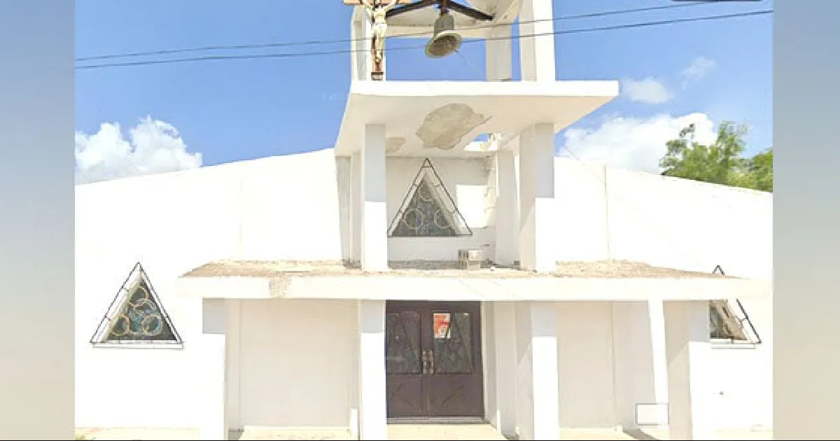 Roban hostias y el cáliz de iglesia de la Doctores