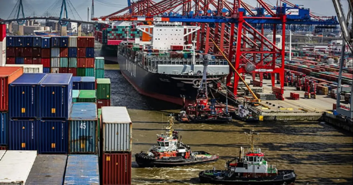 Frena al mundo la guerra comercial