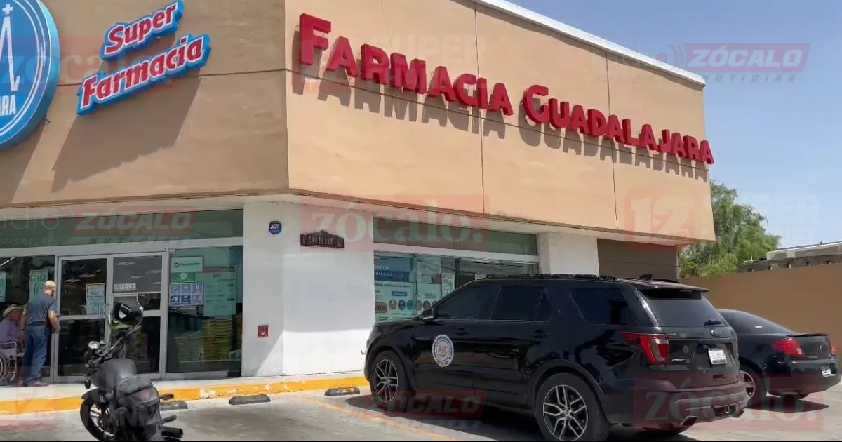 Sujeto roba mercancía de farmacia y huye a pie en la colonia Buena Vista Sur