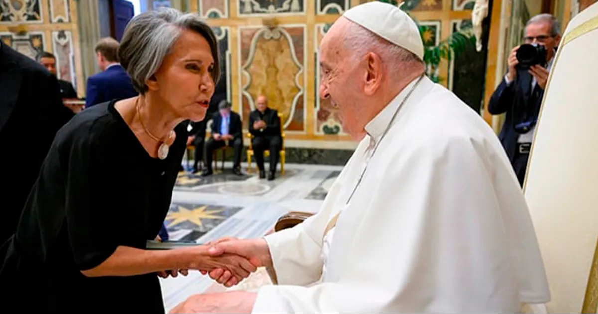 La actriz recordó su encuentro con el pontífice en 2024 y le agradeció por valorar la alegría como algo esencial para la humanidad
