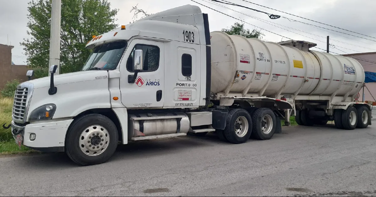 La pipa y el chofer fueron trasladados a la subdelegación de la Fiscalía General de la República