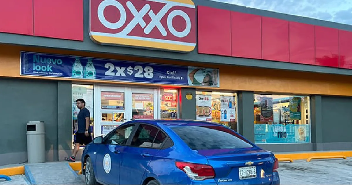 Arrestan a tres menores por asalto con violencia en tiendas Oxxo