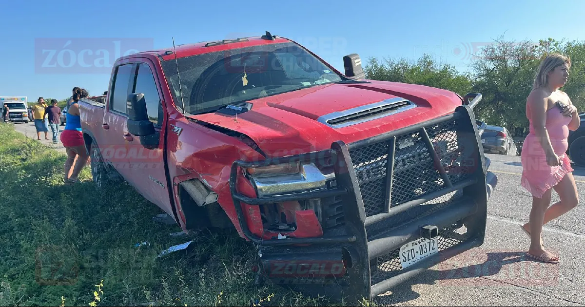 Cuantiosos daños deja choque en carretera 29