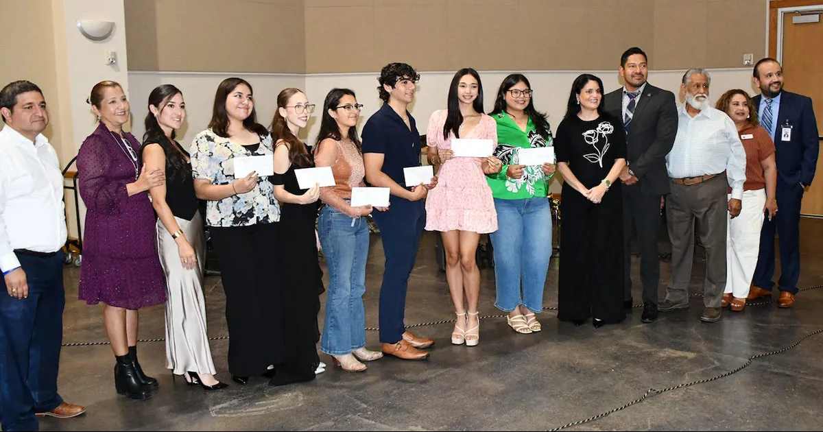 Arriba de 50% de graduados buscarán seguir sus estudios