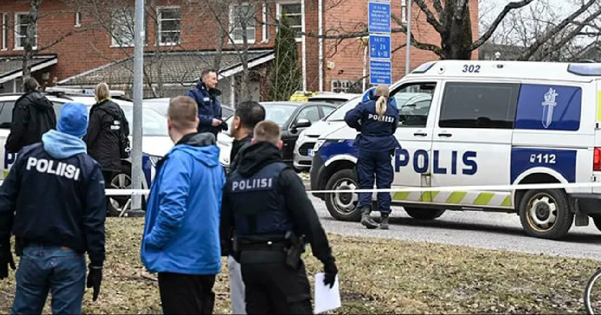 Adolescente comete múltiple agresión en su escuela, dijo que era más agradable apuñar a las mujeres