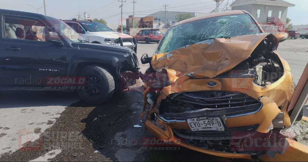 Dos mujeres resultan lesionadas en aparatoso choque en Villa de Fuente