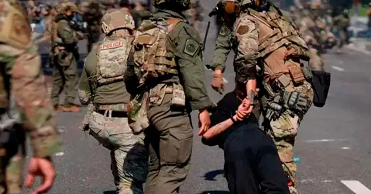 Condena embajador Ronald Johnson protestas violentas en Los Ángeles