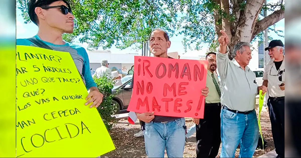 Ciudadanos organizados salieron a manifestarse este jueves en el bulevar Independencia.