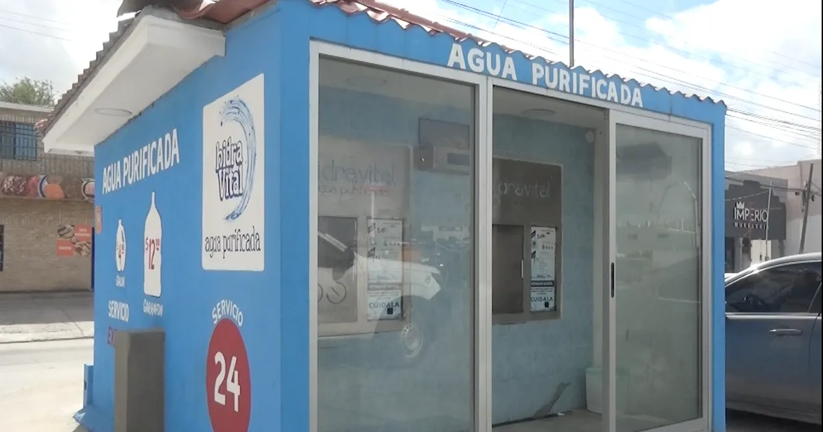 Explicó que la dirección de Regulación y Fomento Sanitario de la Secretaría de Salud determina que semanalmente se realice la toma de muestra así como el tipo de productos que se deben de revisar.