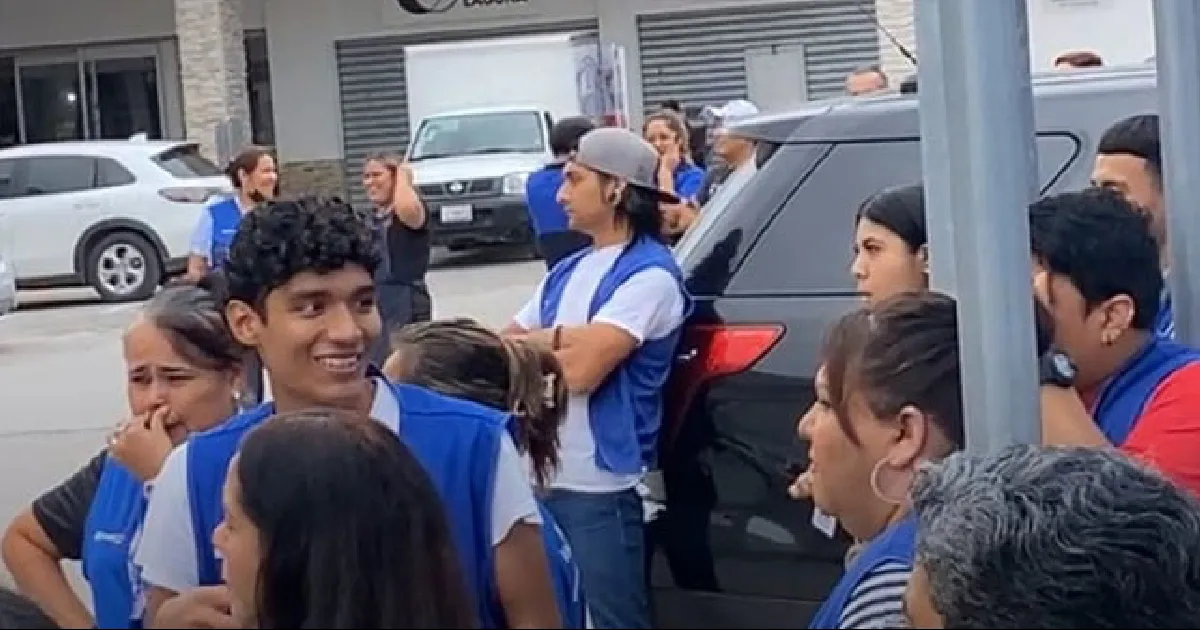 Todos los empleados y personas que se encontraba realizando las compras fueron evacuados