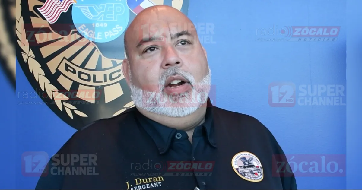 Roban una pick up y tratan de llevarse 4 más de un lote