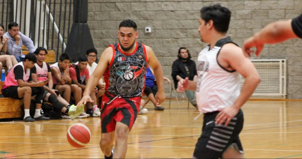 La duela del gimnasio municipal “José Antonio Campos Ontiveros” fue escenario de este frente.