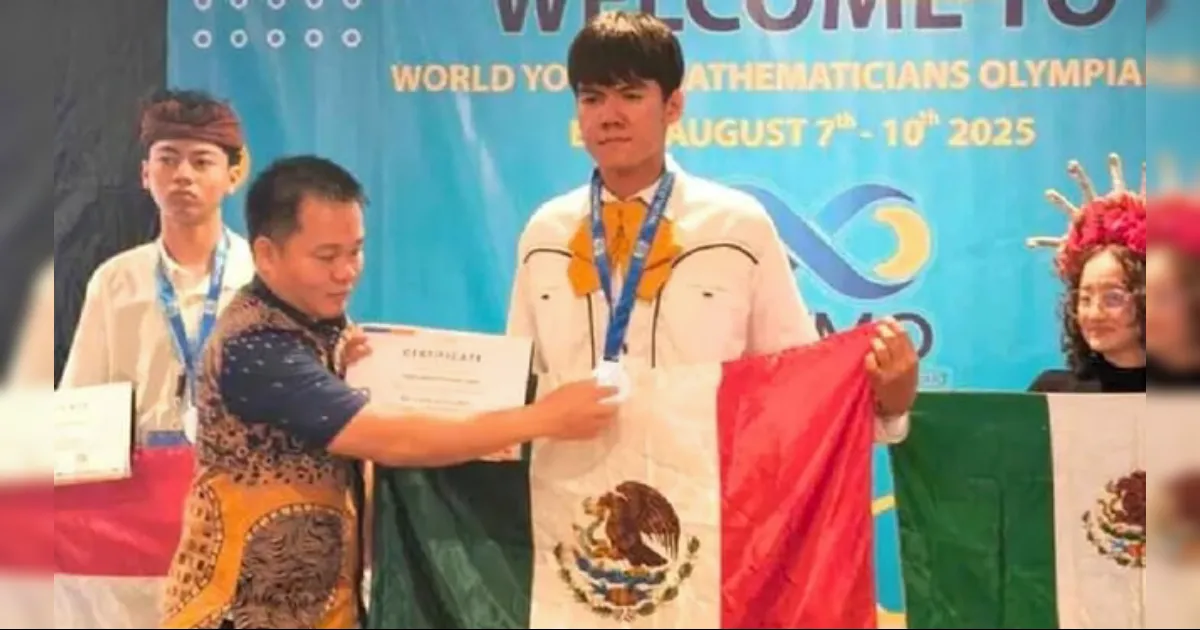 Ángel Gabriel, estudiante lagunero, gana medalla de plata en la Olimpiada Mundial de Matemáticas