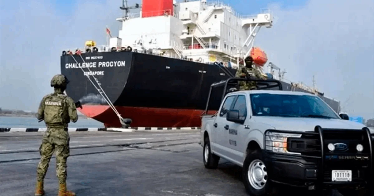 Contralmirante Fernando Farías volvió a ser prófugo tras retirarle la suspensión que impedía su captura por huachicol fiscal en aduanas