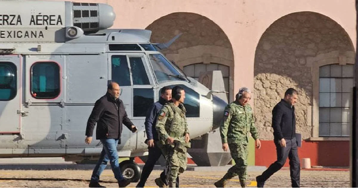 La Secretaría de Seguridad Ciudadana y la Defensa Nacional acudieron a la 21 Zona Militar alrededor de las 8:25 horas, en la capital de
Michoacán.