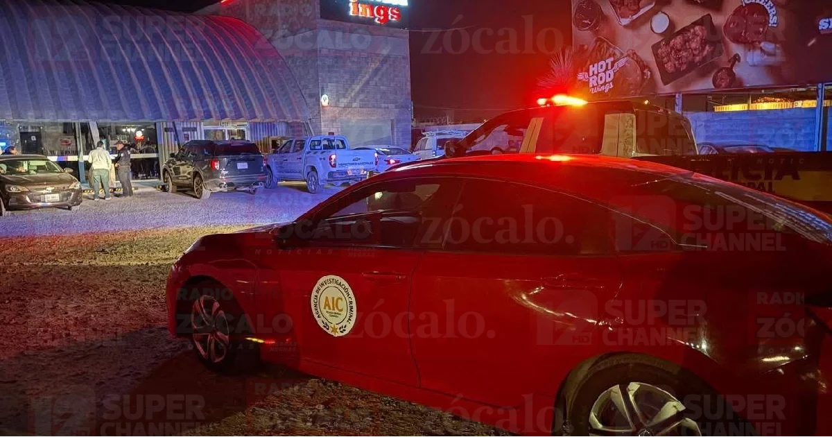 El delegado de la Fiscalía General del Estado, Rigoberto Raúl Rodríguez Ríos, informó que ya se recibió la denuncia formal por el incidente, que se tipifica como delito de lesiones, por lo que realizan la búsqueda del mesero.