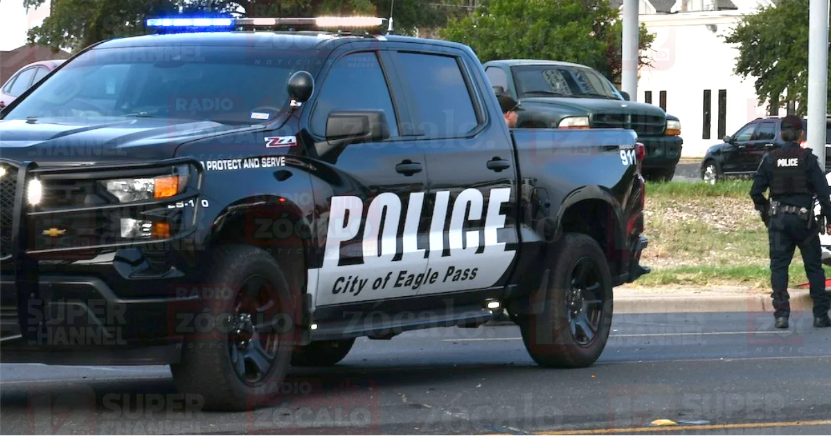 Dos sujetos originarios de Brownsville fueron detenidos por elementos de la policía de Eagle Pass tras encontrarlos en poder de varios objetos que robaron de una residencia.