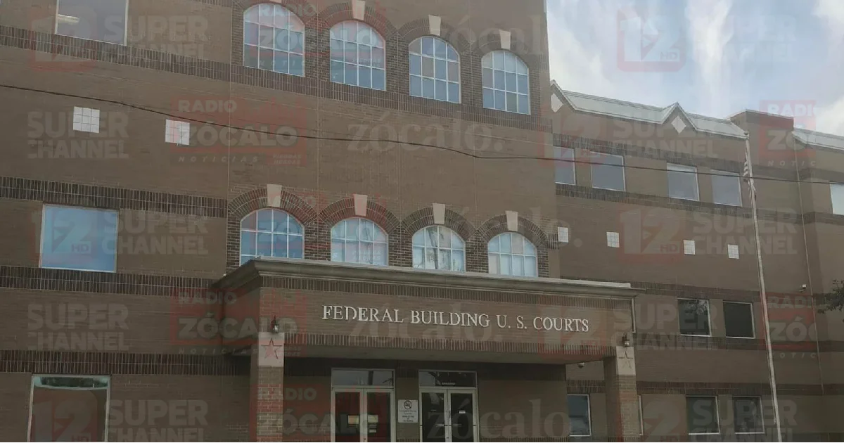 Juan Antonio Antuna Jr., de 32 años y residente de Wichita, Kansas, conducía una van blanca con placas mexicanas cuando intentó ingresar a este país procedente de México.