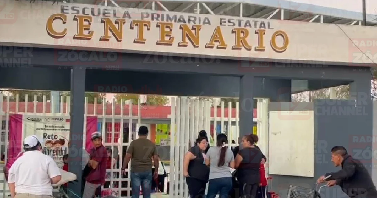 Acusan a director de la primaria Centenario de presuntos cobros irregulares y maltratos