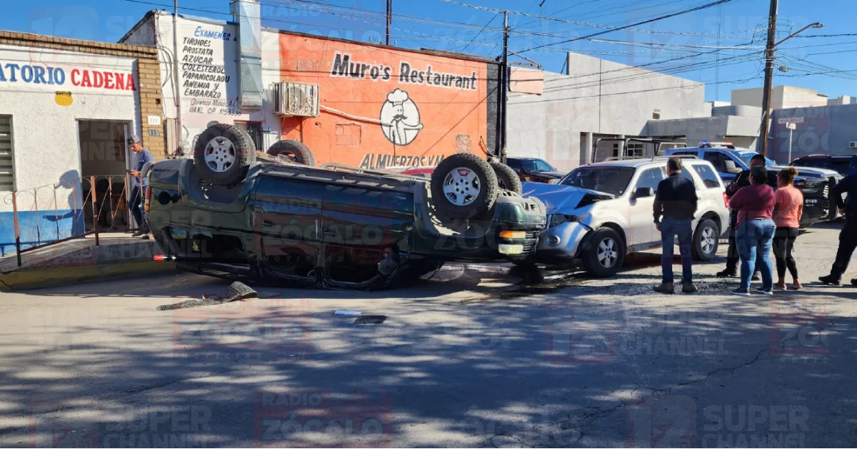 Aparatoso choque en pleno centro de Acuña deja tres vehículos dañados