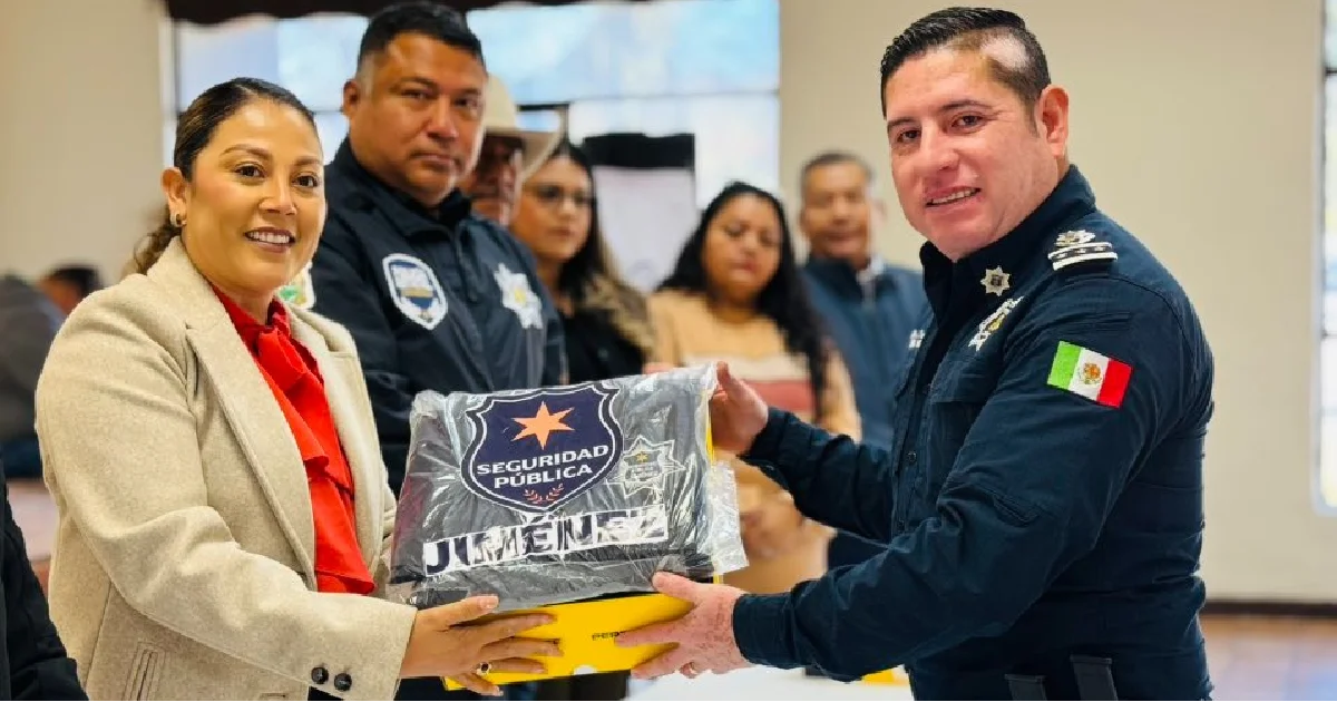 Policías de Jiménez reciben uniformes y capacitación