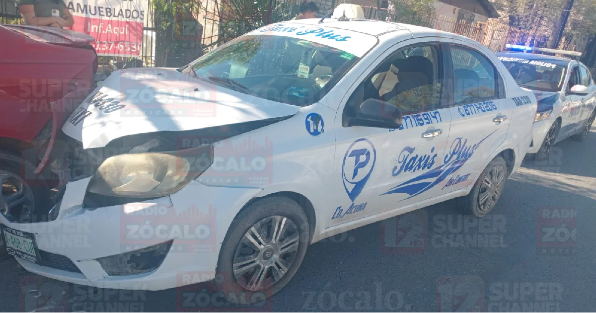 Taxista provoca choque por alcance en zona centro