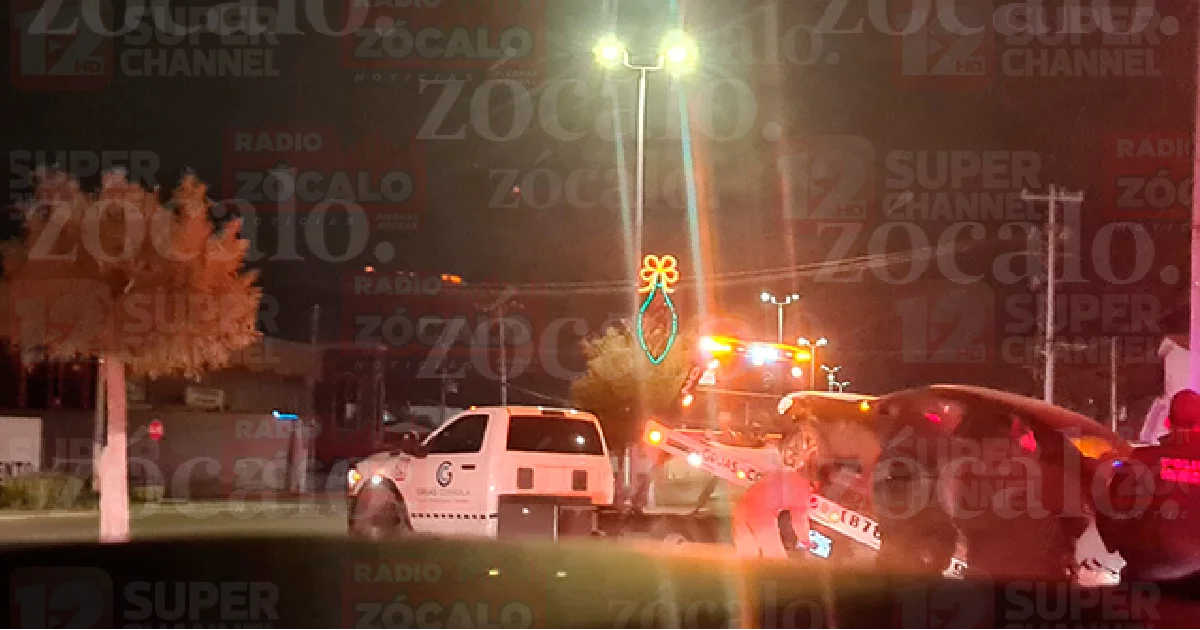 El accidente dejó como saldo daños de consideración y un conductor con lesiones leves, frente a la Macroplaza