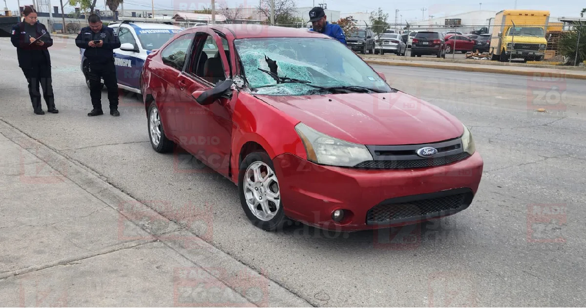 Menor lesionada tras choque contra camión