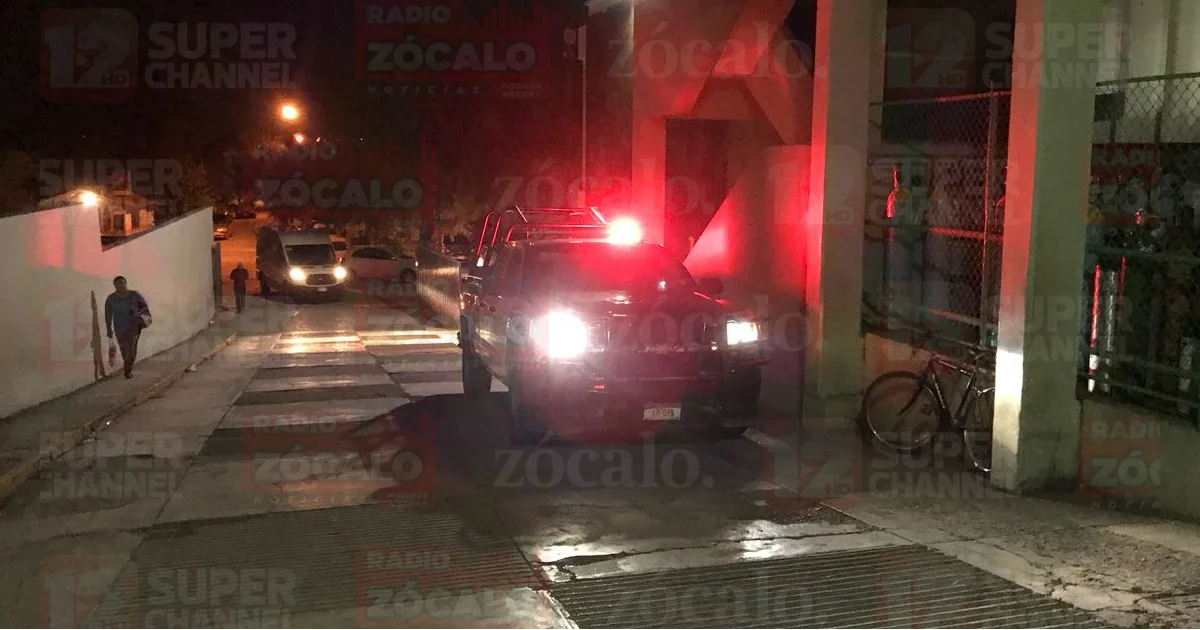 La persona lesionada fue identificada como Javier Sánchez Pérez, quien presentaba diversas lesiones en distintas partes del cuerpo.