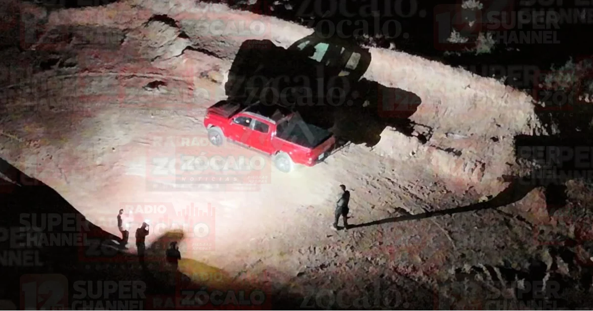 Al arribar las autoridades y realizar las primeras diligencias, se confirmó que en el interior del vehículo se encontraba un masculino sin vida.