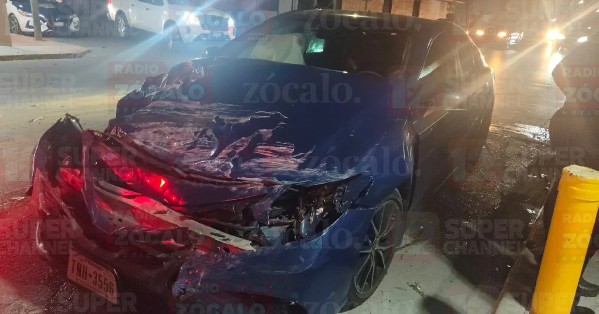 Protagonizan texanos choque en la zona centro