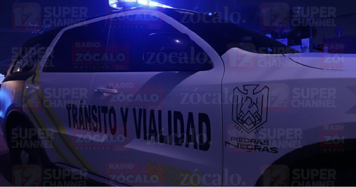 Huye conductor tras aparatosa volcadura en Los Olivos