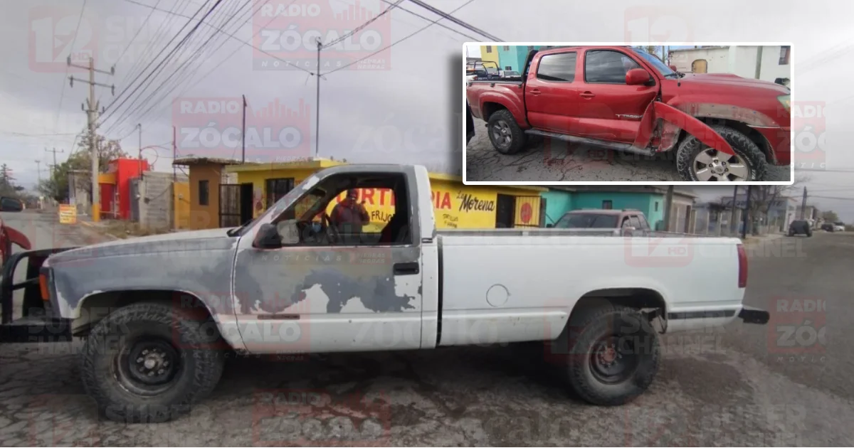 Menor resulta lesionado en choque entre pickups