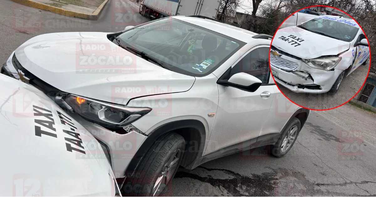 Choque entre camioneta y taxi deja solo daños